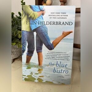 Elin Hilderbrand - The Blue Bistro